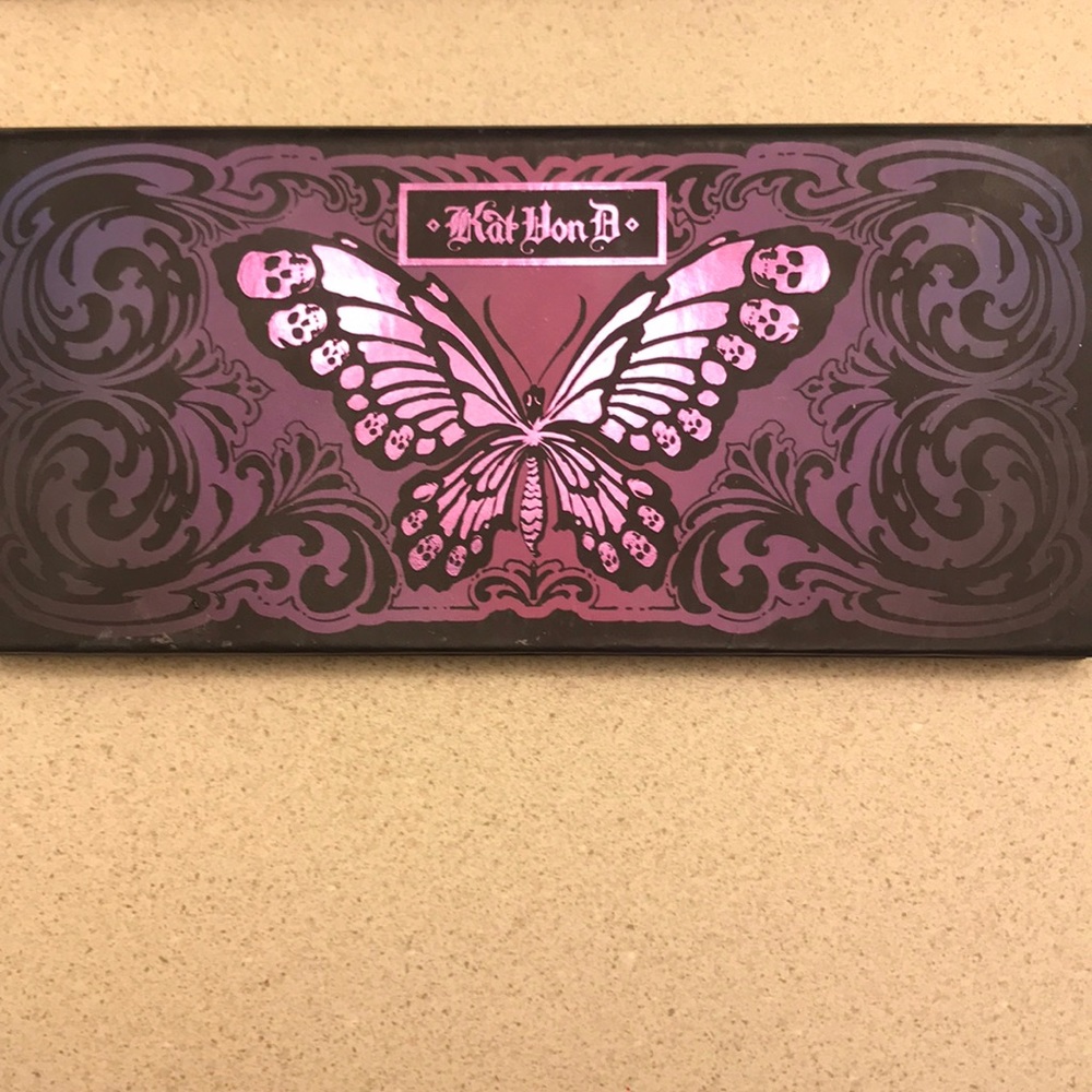 Kat Von D eyeshadow palette. Limited Edition.